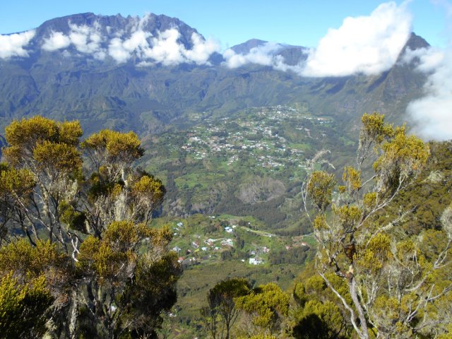 Nouveaux panoramas sur le cirque depuis le sommet du piton