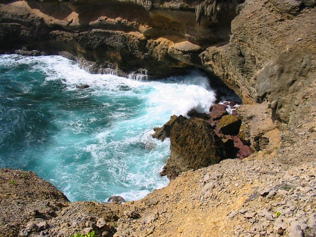 Eviter de descendre dans ces criques aux parois glissantes