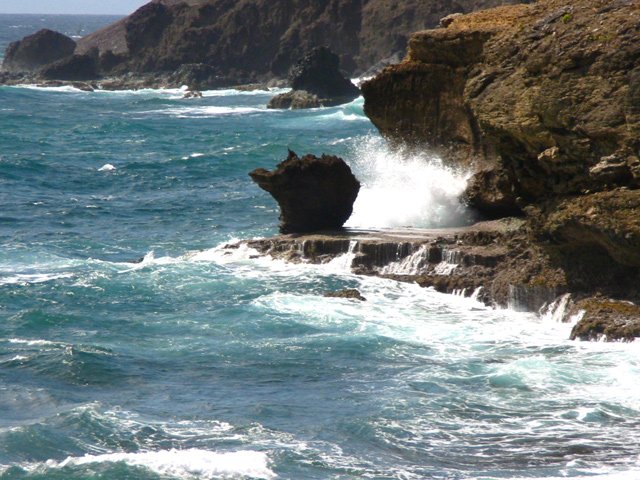 La côte déchiquetée impossible à la baignade