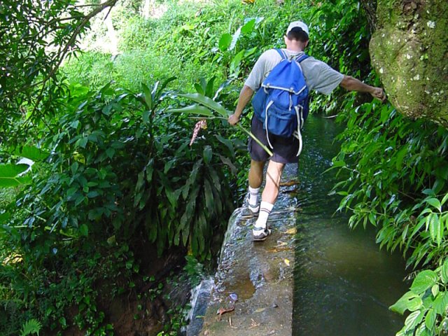 Quelques rares passages les pieds dans l'eau