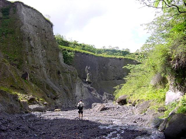 La marche reste agréable malgré les galets