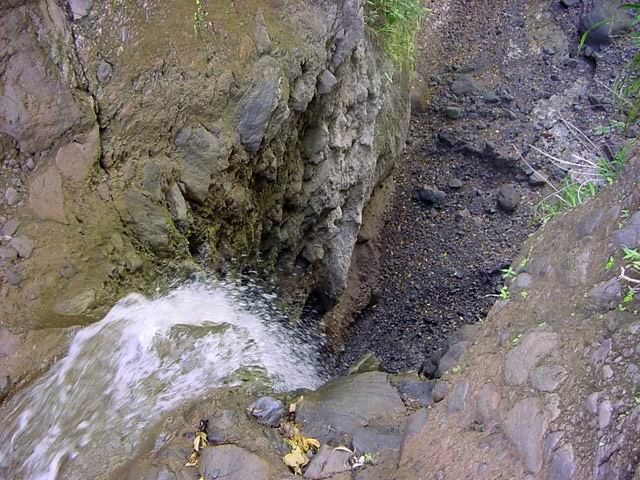La cascade impossible à passer dans la descente sans cordes