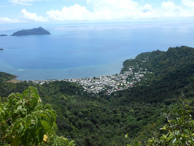 Plus on monte et plus les Comores sont visibles à l'horizon