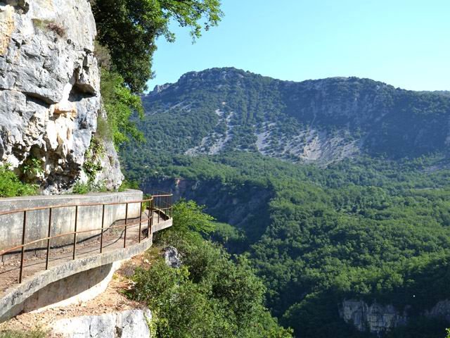 Autre passage beaucoup plus vertigineux mais bien sécurisé