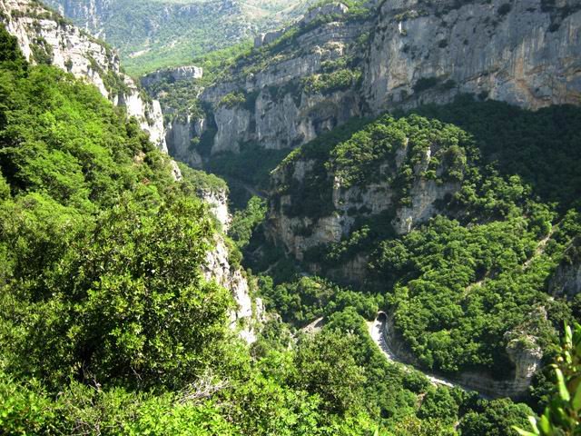 La Barre des Courmettes et le tunnel sur la D6