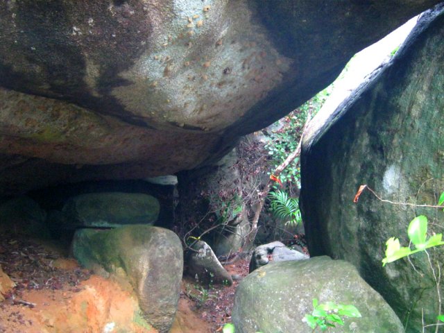 Nouveaux passage près ou sous les rochers
