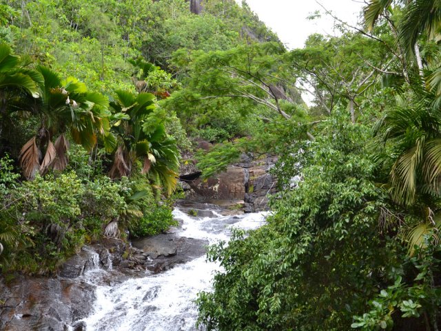 La rivière L'islette avant de se précipiter en cascade