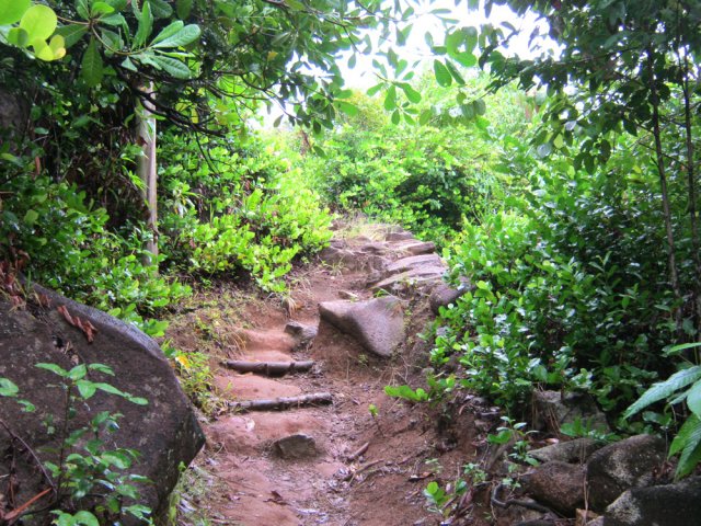 Par temps de pluie, la terre rouge devient très glissante