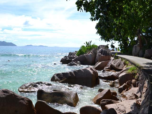 Une idée de la route Est qui rejoint l'Anse Sévère