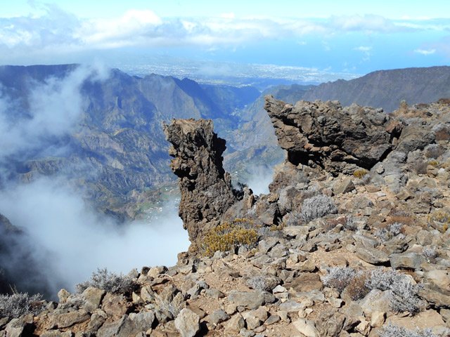 Les nuages montent vite et peuvent cacher le cirque