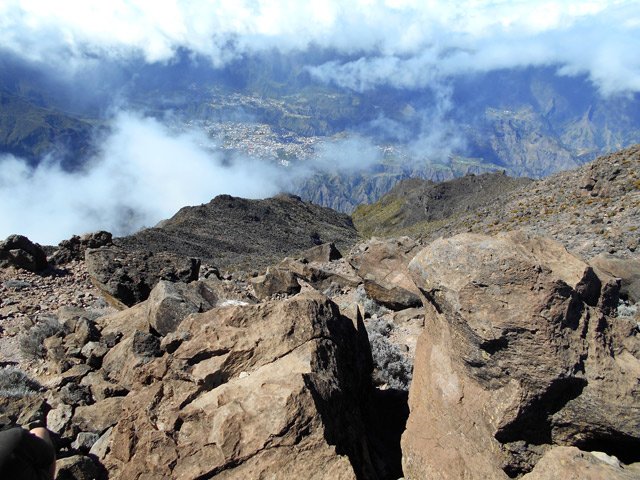 Vue sur Cilaos depuis le Grand Bénare