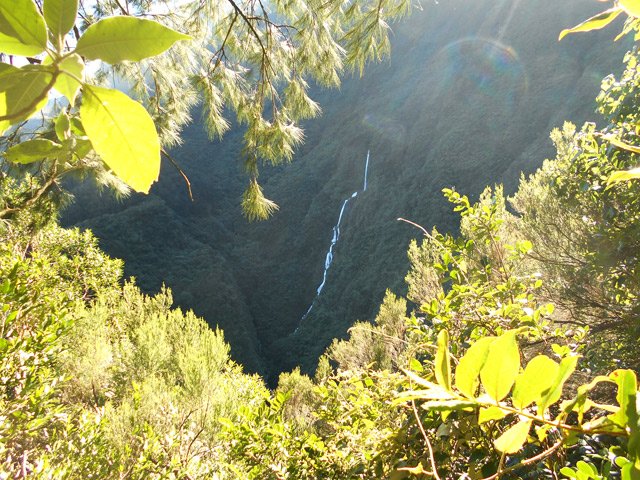 Un autre point de vue sur la cascade un peu plus loin