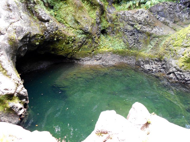 Le bassin de la Grande ravine dans la descente vers Grand Galet