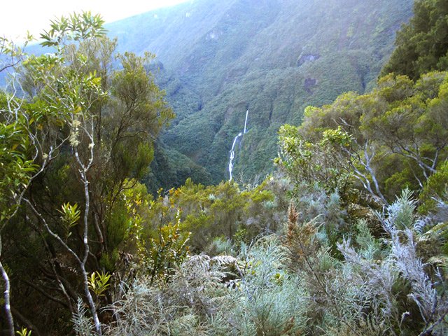 Point de vue sur le Bras des Mousses et sur la Cascade de la Caverne Rouge