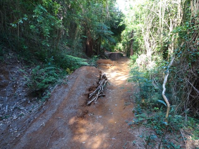 Prendre le sentier vers la droite