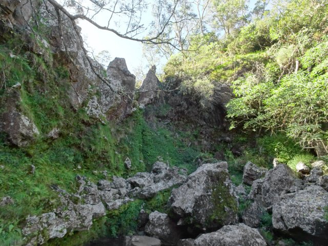 Le cassé en amont du pont vaut quelques minutes d'exploration