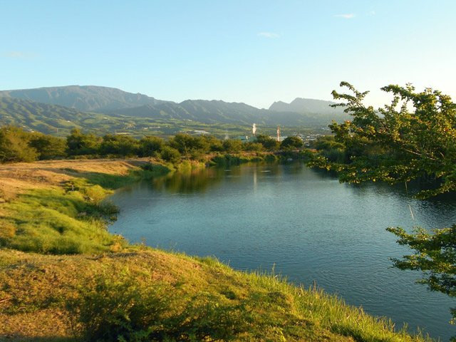 La ravine du Gol a beaucoup plus d 'eau qu'en amont