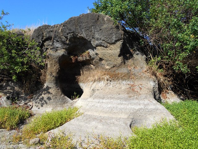 L'érosion a sculpté les rives sur de courtes portions