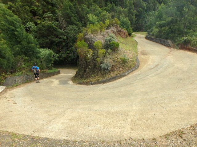 La pente est si forte par endroits qu'elle a nécessité un bétonnage