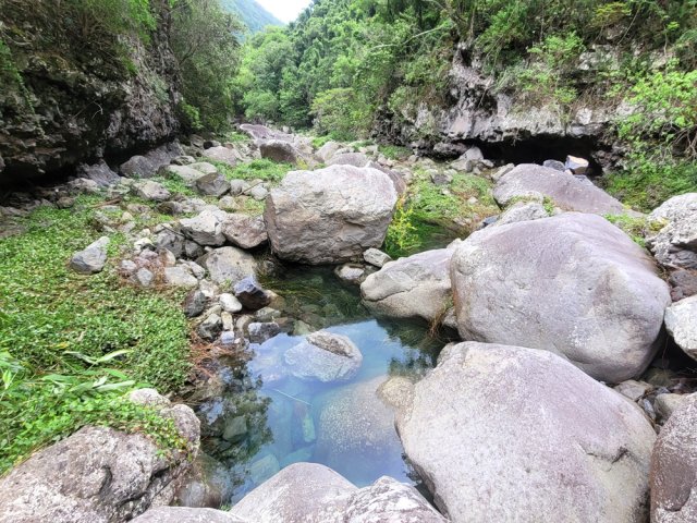 Même en eau, la ravine se remonte sans problème