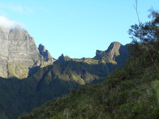 Nombreuses vues sur le Nez de Bœuf, le Taïbit et le Grand Bénare
