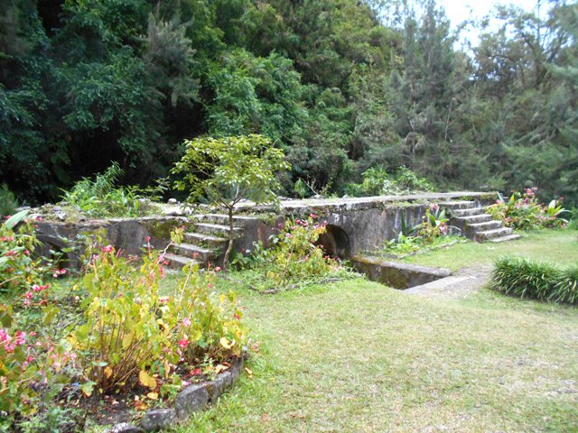 Ruines des anciens thermes de Hell Bourg