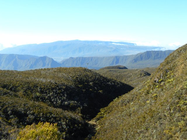 Panoramas jusqu'à la Fournaise depuis la Ravine Misère