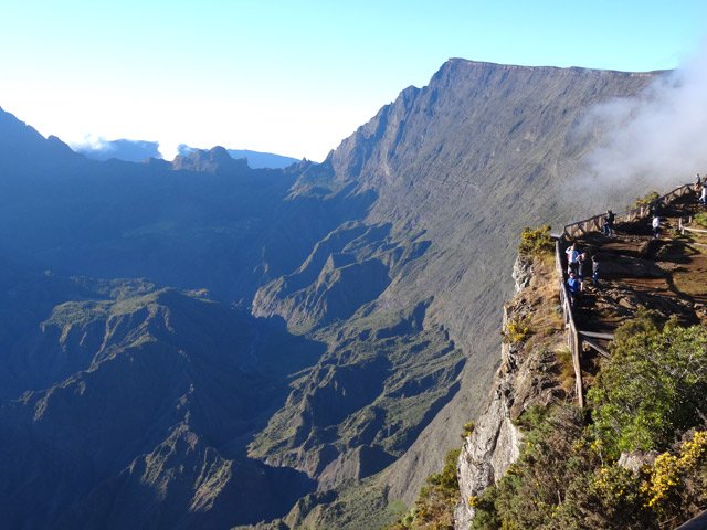 Le Grand Bénare depuis le belvédère du Maïdo