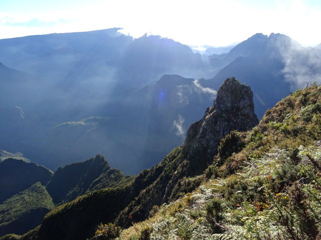 La Roche Ecrite et les îlets du nord de Mafate depuis le même belvédère