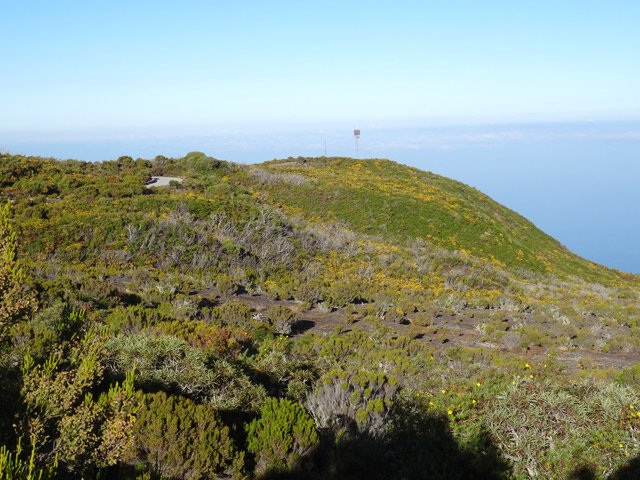 Au loin, le mirador indique la fin de la piste