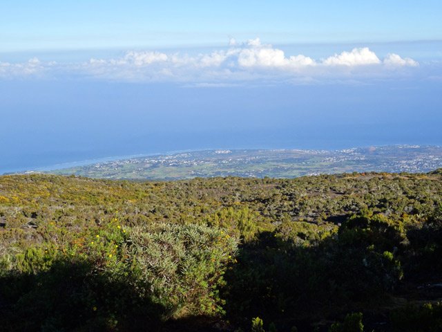 Panorama sur le Port depuis la piste bétonnée
