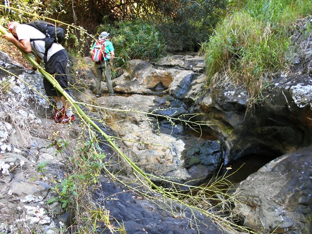 Les hampes de chocas peuvent aider aux passages délicats