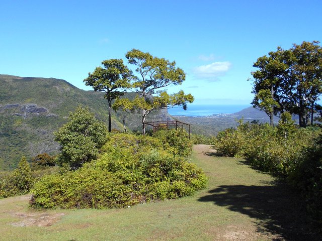 Magnifique endroit que ce point de vue dans un lacet de la piste