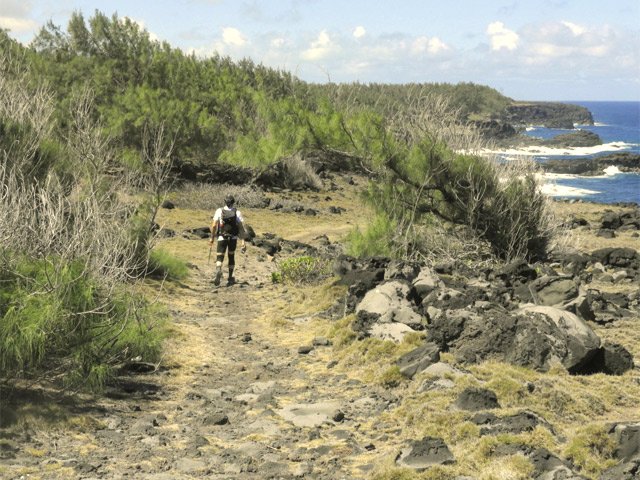 Le sentier est très large quand on ne marche pas sur le bord de mer