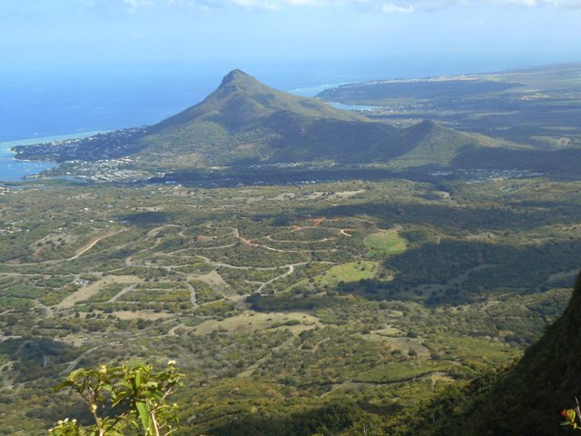 Vers le Nord, la Tourelle du Tamarin