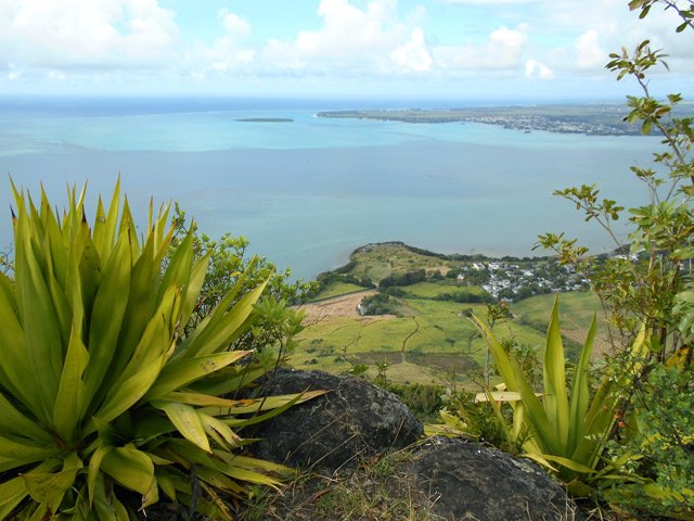 Point de vue sur la baie et Mahébourg