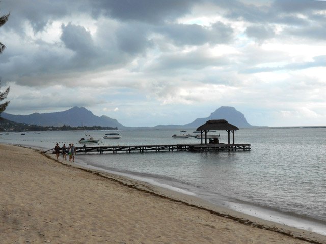 Paysage classique de bord de mer à Maurice