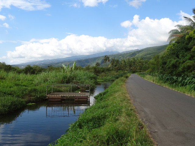 Très agréable petite route du Tour des Roches
