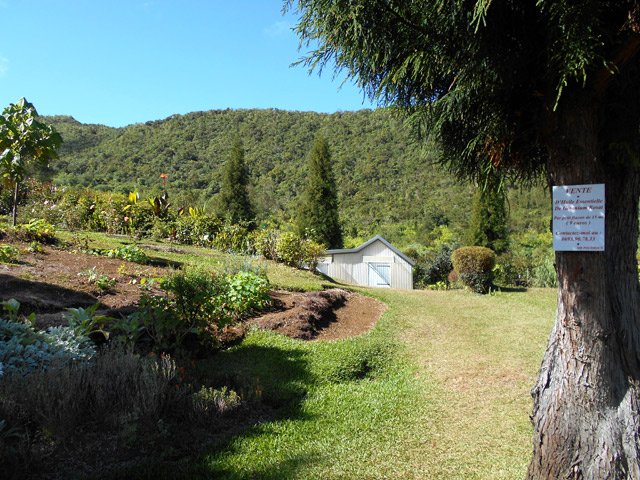 Une grande partie de la Plaine du Bois de Nèfles est bien entretenue.