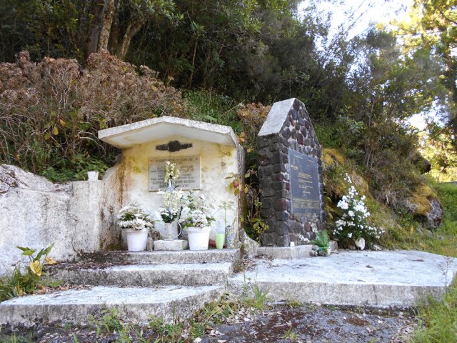 Un monument dédié à 4 jeunes de Bras Sec emportés par la ravine un jour de cyclone