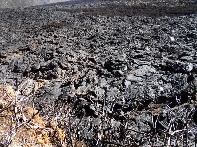 Plus on approche, plus les plaques paraissent inquiétantes