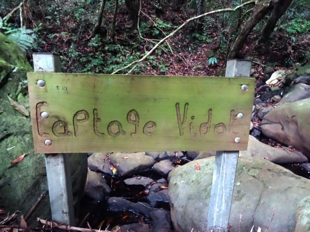 La pancarte qui indique le captage Vidot