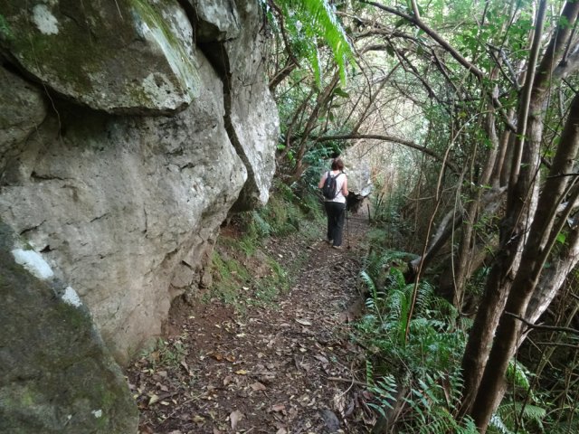 Plusieurs zones rocheuses le long du sentier