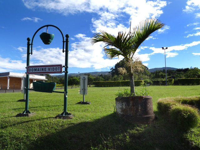 Fin de la balade familiale à l'entrée du domaine