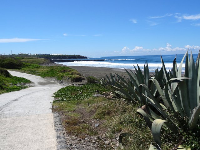 On retrouve la piste à l'approche de la Pointe du Diable