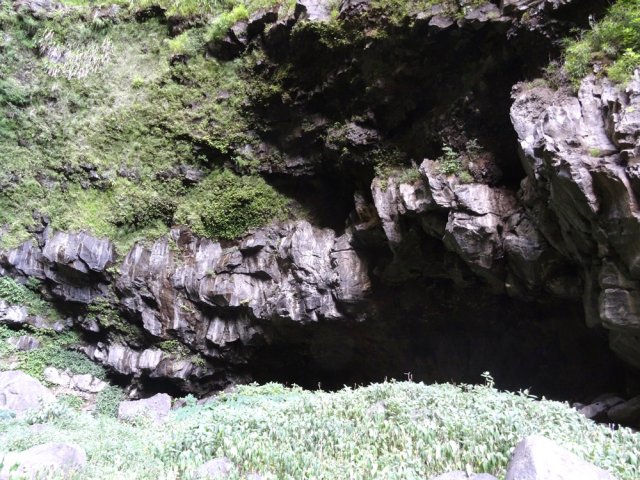 La grande grotte s'atteint sans encombre