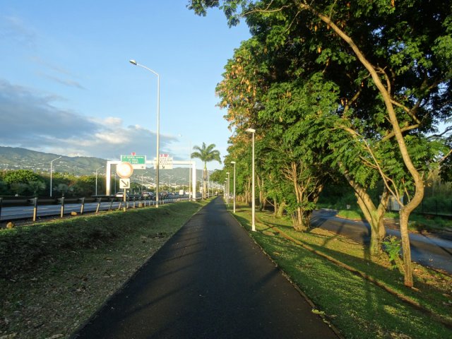 La sortie débute par la piste cyclable en face Duparc