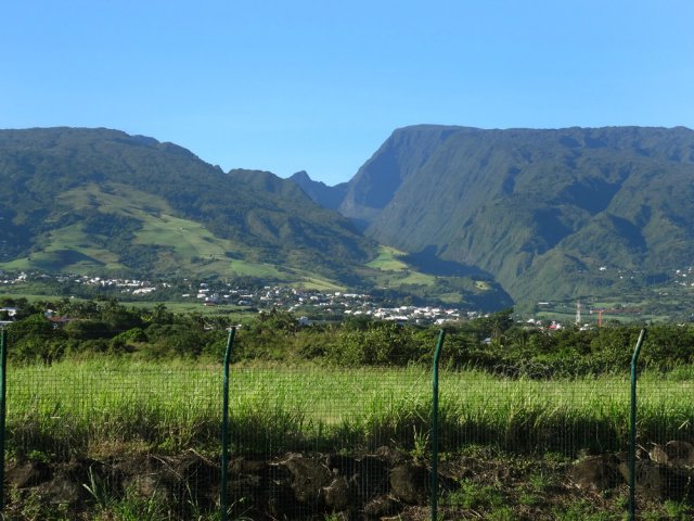 Nombreuses vues sur la Roche Ecrite et le Cimendef