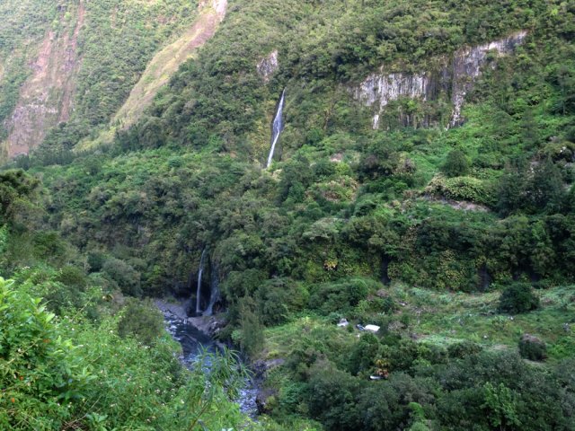 Les dernières chutes de la Ravine Dauphin, appelée la Faim par les canyonistes