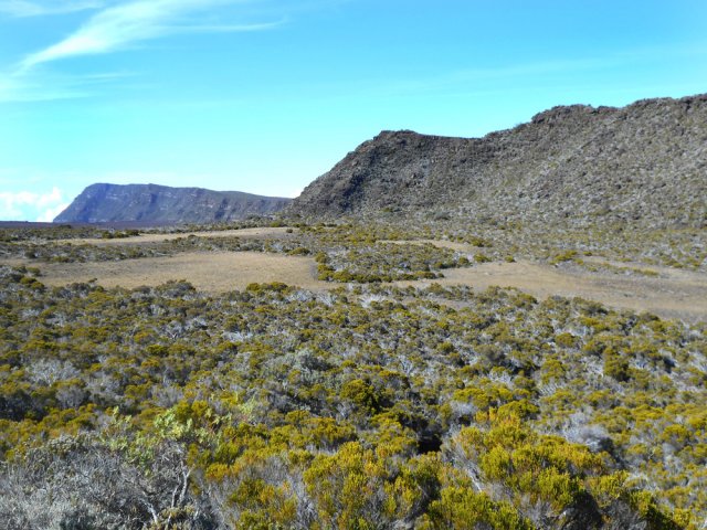 Point de vue sur le haut du plateau depuis le deuxième petit piton